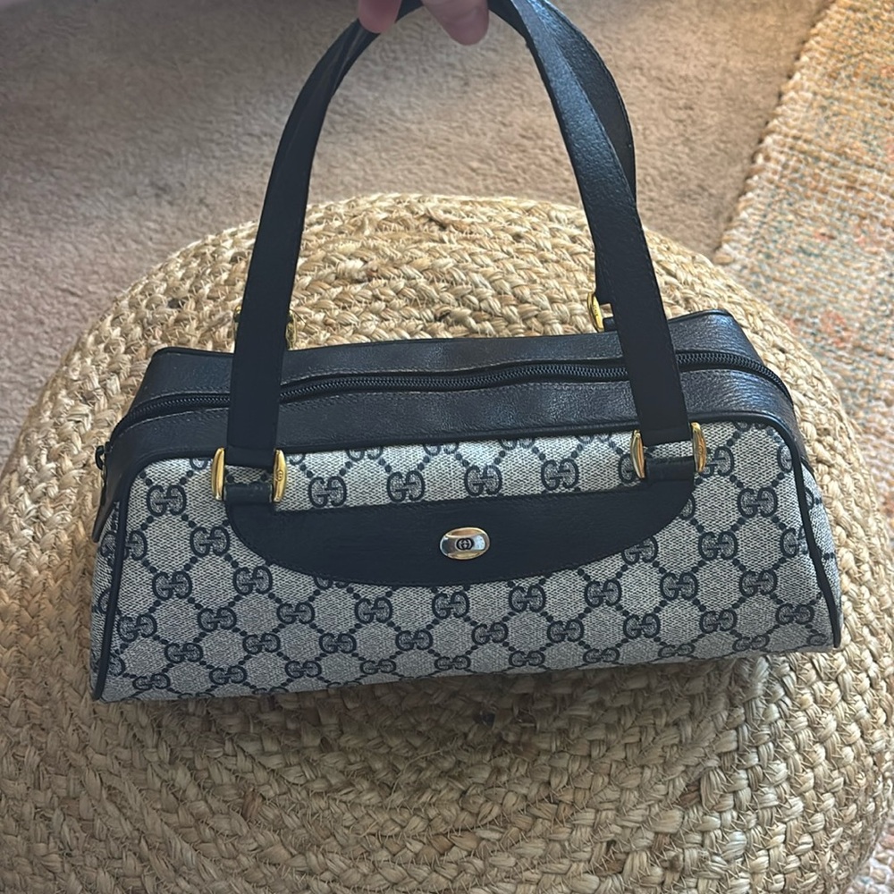 Vintage Gucci Navy and Grey Shoulder Bag with Iconic Design